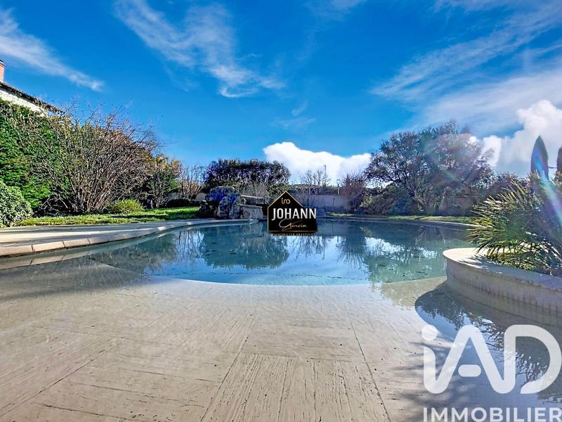 Maison de maîtres - 335 m² - 11 pièces