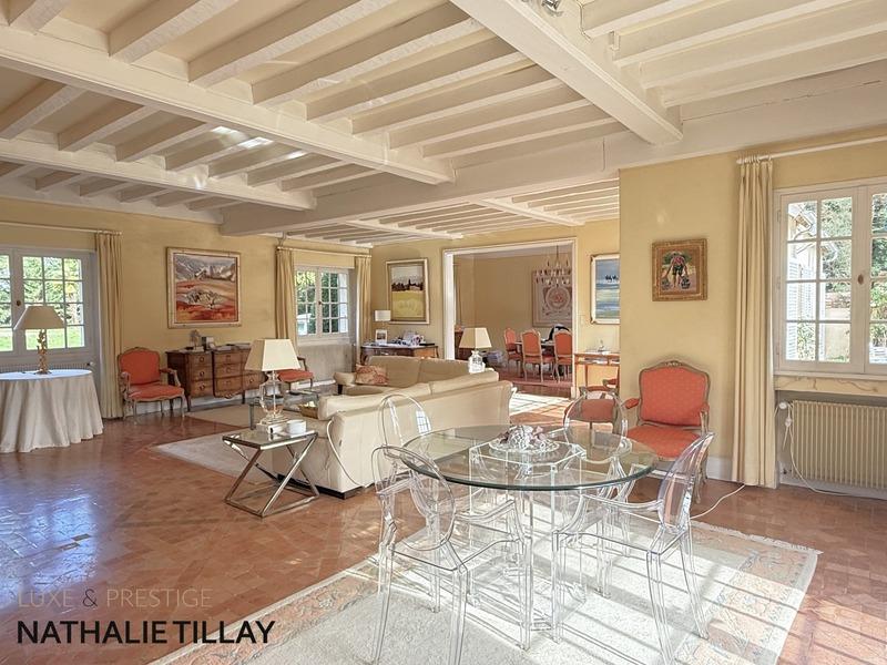 Maison de maîtres - 365 m² - 12 pièces