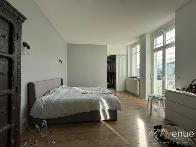 Appartement - 80 m² - 2 pièces