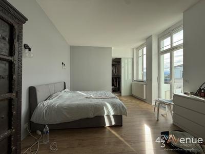Appartement - 80 m² - 2 pièces