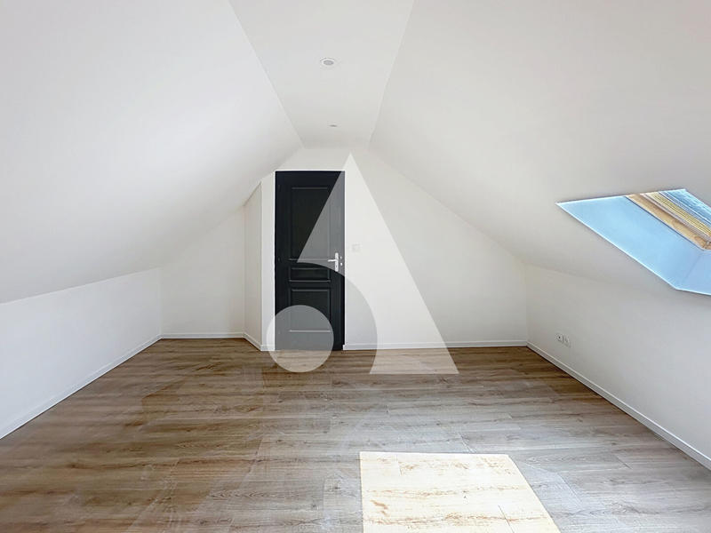 Maison - 180 m² - 6 pièces