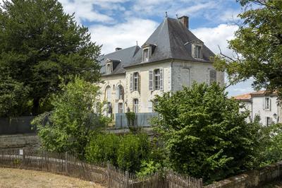 Château - 360 m² - 12 pièces