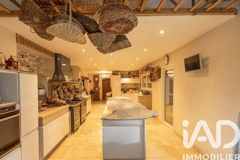 Maison - 423 m² - 8 pièces