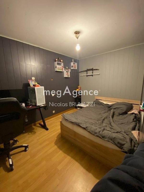 Propriété - 107 m² - 6 pièces