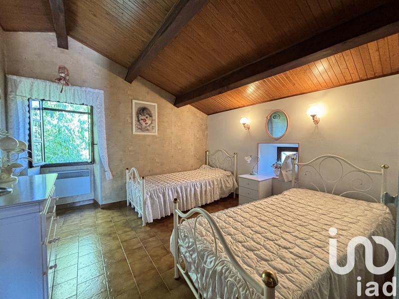 Maison - 220 m² - 10 pièces