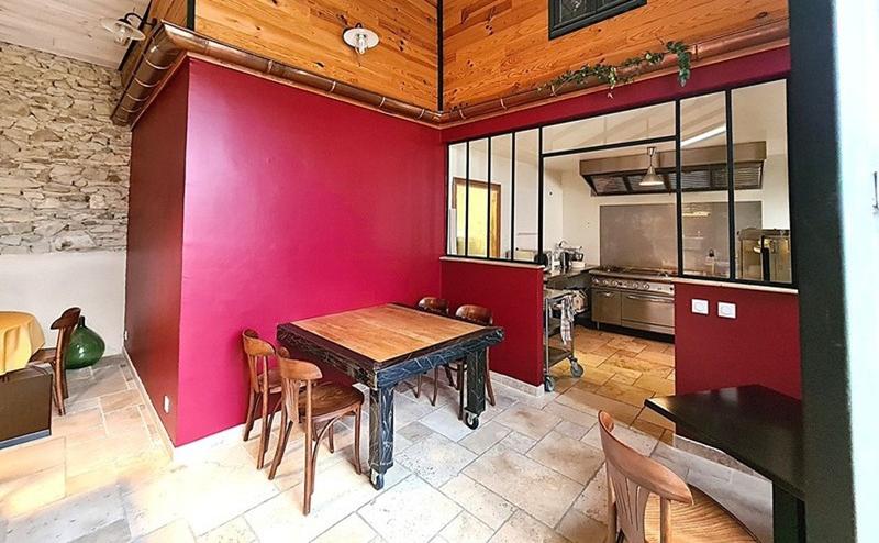 Maison - 625 m² - 11 pièces