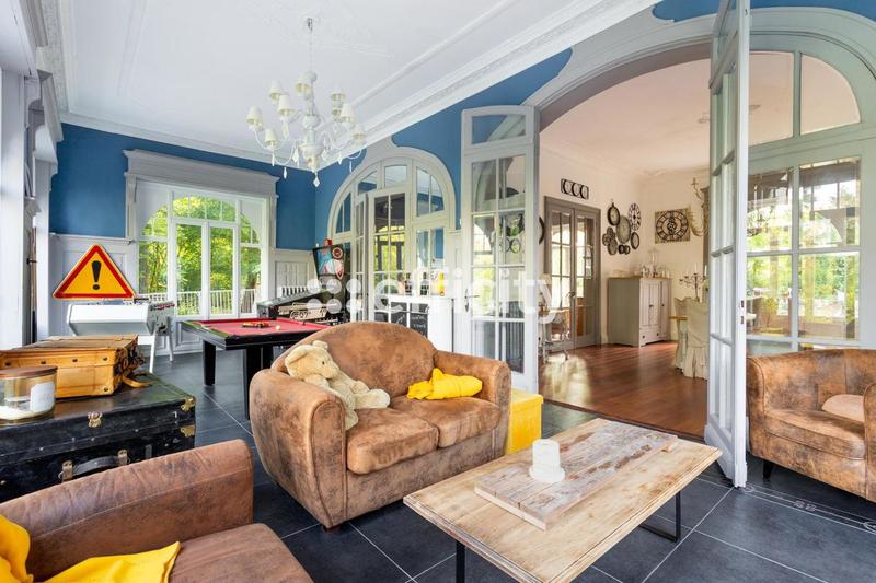 Demeure - 458 m² - 16 pièces