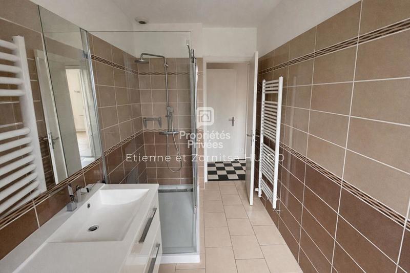 Appartement - 93 m² - 4 pièces