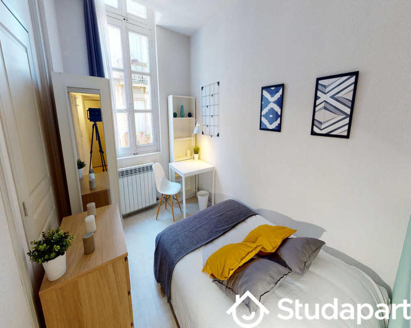 Chambre - 80 m² - 1 pièce