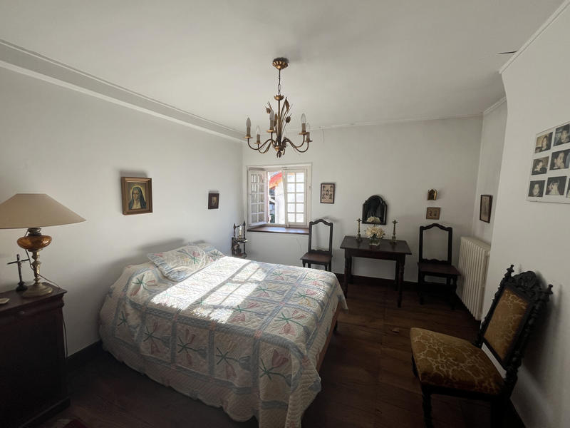 Maison - 420 m² - 15 pièces