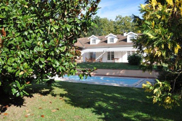 Maison - 365 m² - 7 pièces