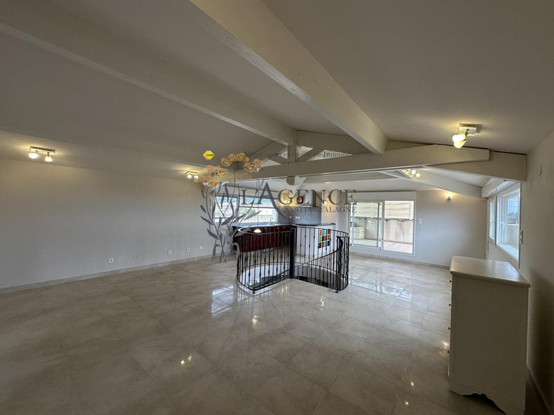 Appartement - 151 m² - 5 pièces