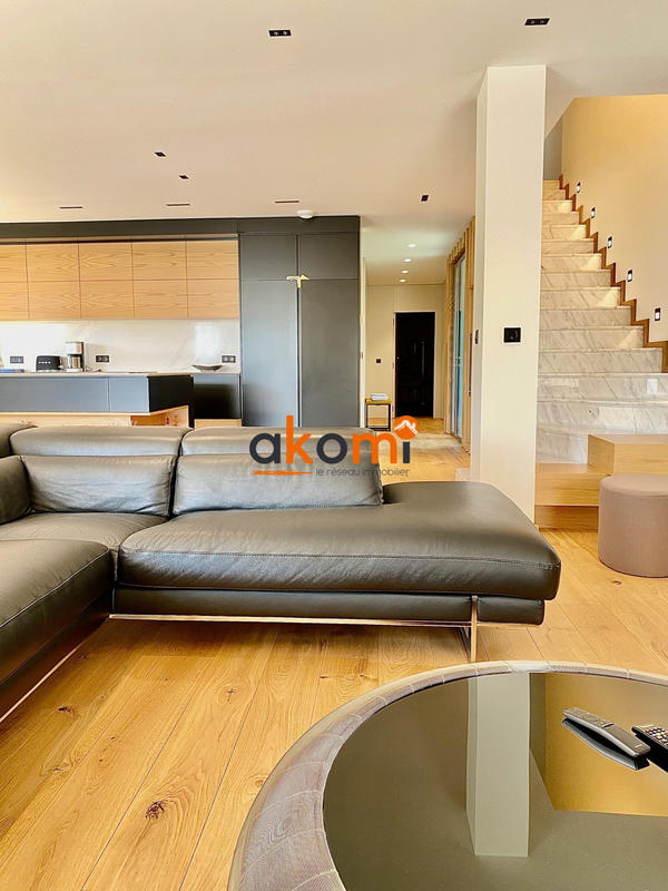 Maison - 202 m² - 6 pièces