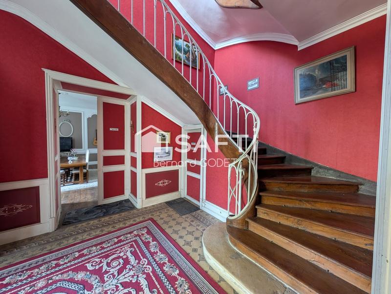 Maison - 374 m² - 14 pièces