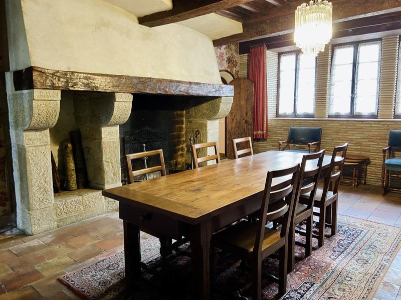 Maison - 303 m² - 10 pièces