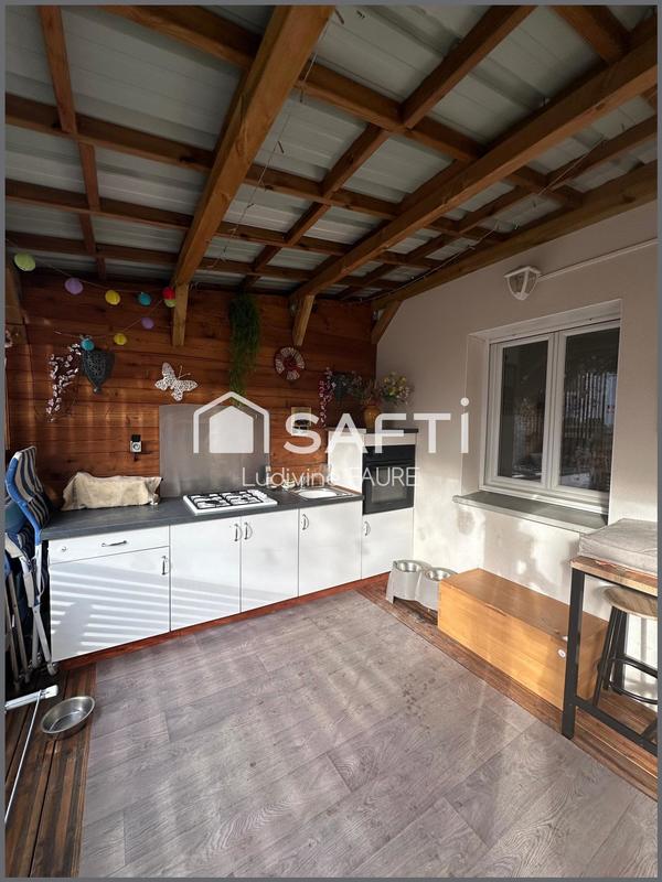 Maison - 95 m² - 5 pièces