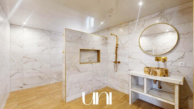 Maison - 180 m² - 6 pièces