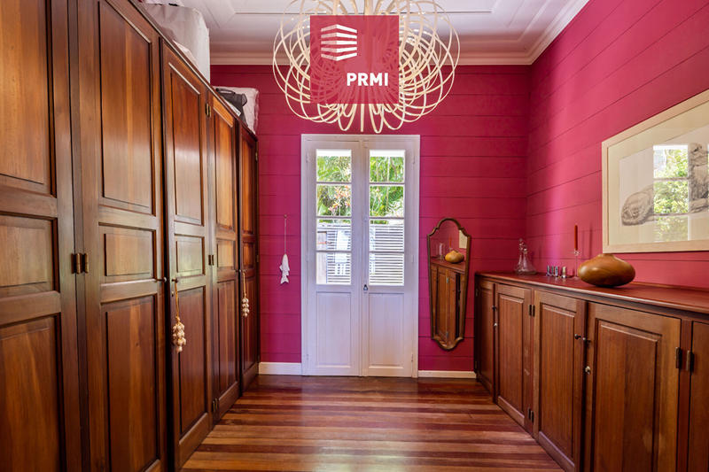 Maison - 201 m² - 6 pièces