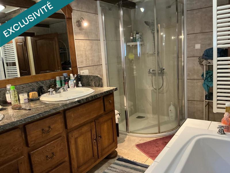 Maison - 230 m² - 6 pièces