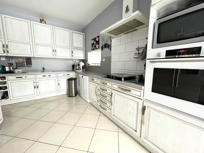 Maison - 255 m² - 6 pièces