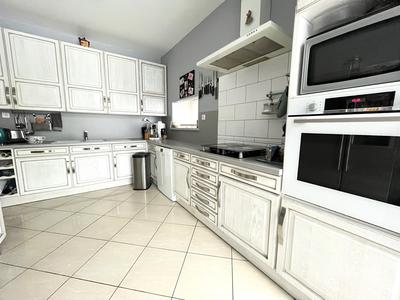 Maison - 255 m² - 6 pièces