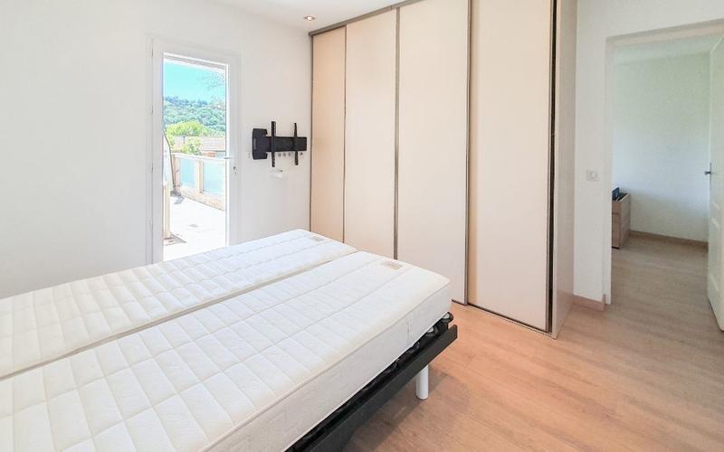 Villa - 201 m² - 8 pièces