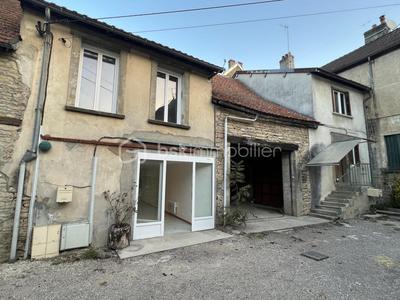 Maison - 240 m² - 10 pièces