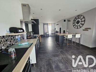 Maison - 232 m² - 7 pièces