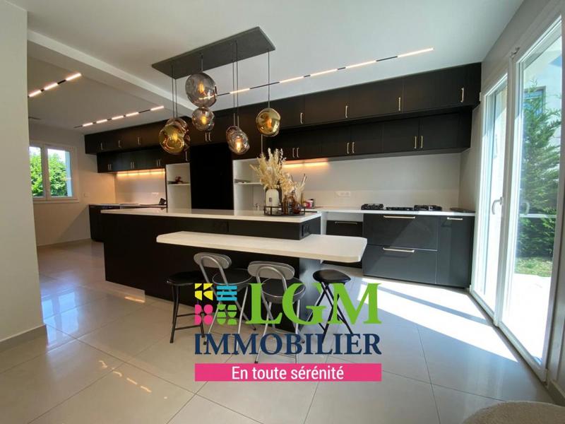 Maison - 197 m² - 6 pièces