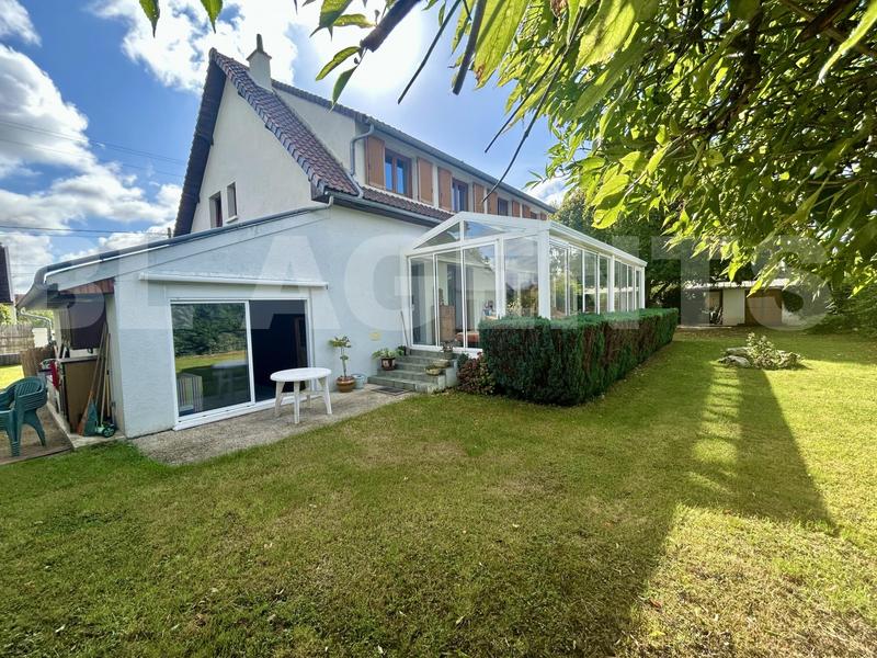 Maison - 228 m² - 10 pièces