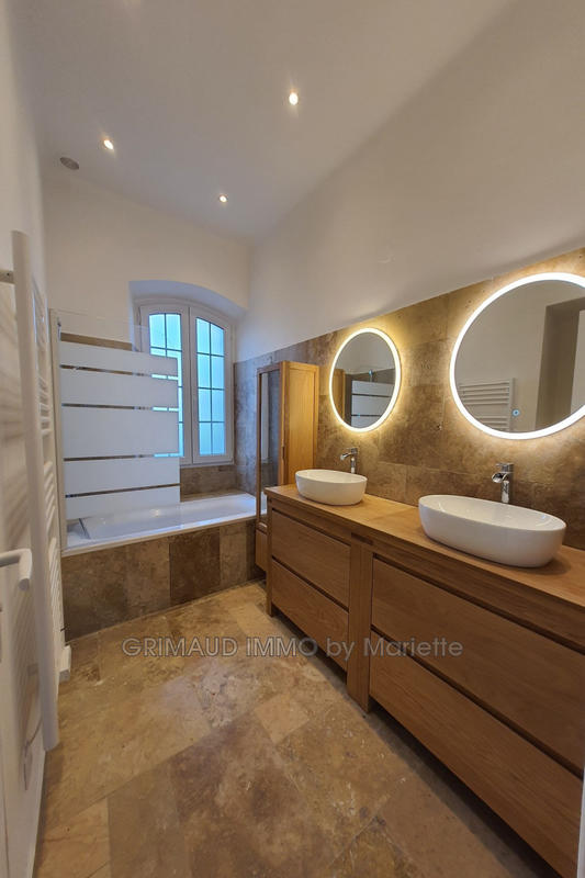 Maison - 188 m² - 7 pièces