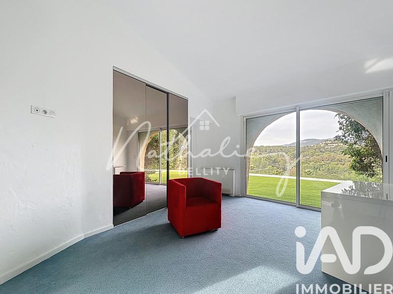 Maison - 550 m² - 13 pièces