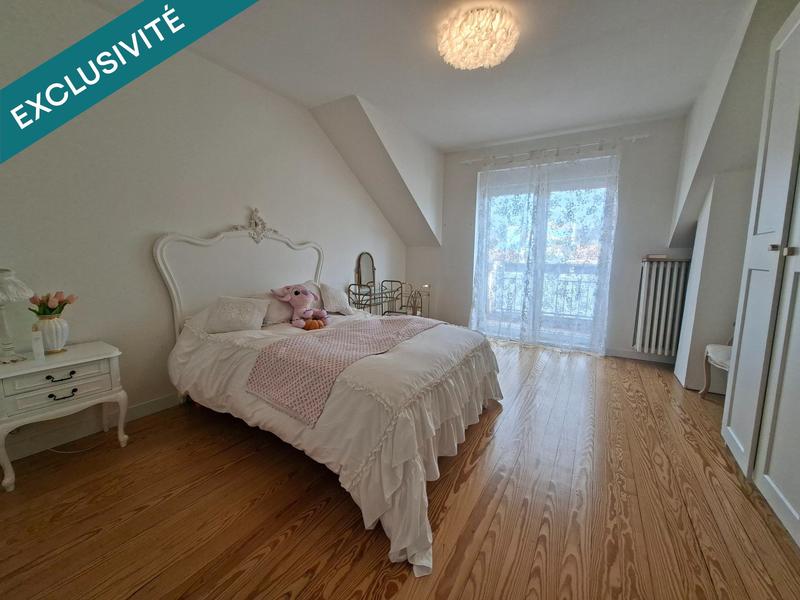 Maison - 180 m² - 8 pièces