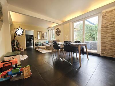 Pavillon - 135 m² - 7 pièces