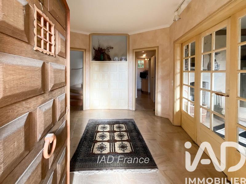 Maison - 225 m² - 8 pièces