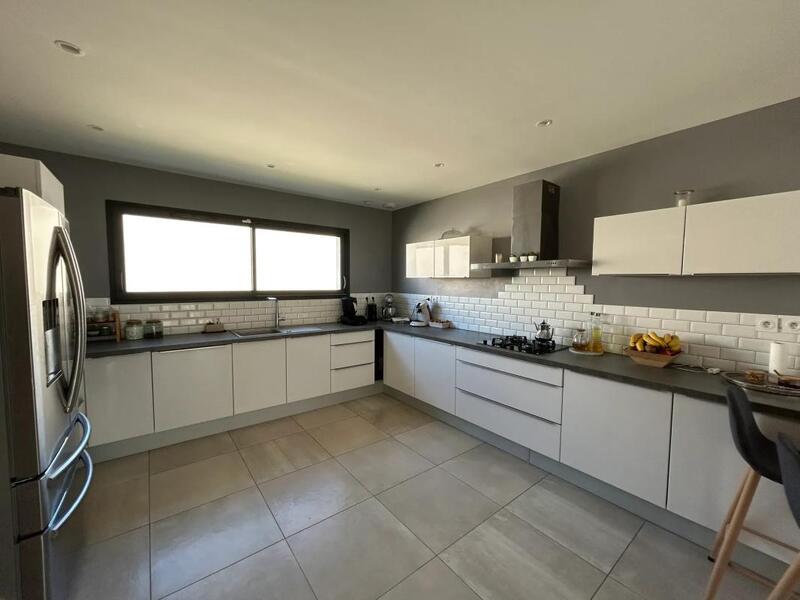 Maison - 140 m² - 6 pièces