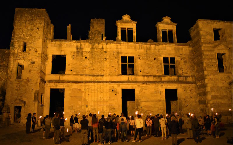 Visite aux flambeaux : entre histoire et ombres