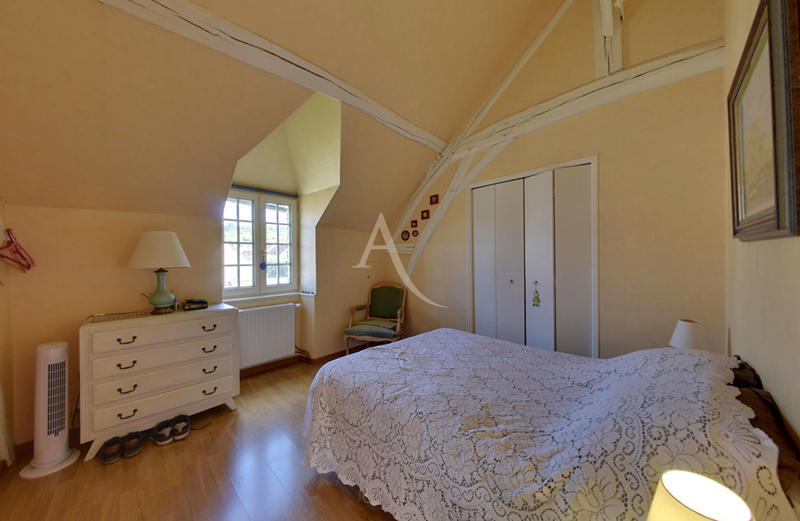 Maison - 218 m² - 6 pièces