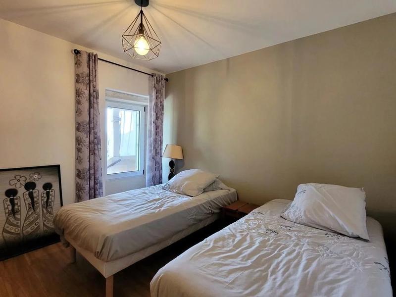 Propriété - 237 m² - 8 pièces