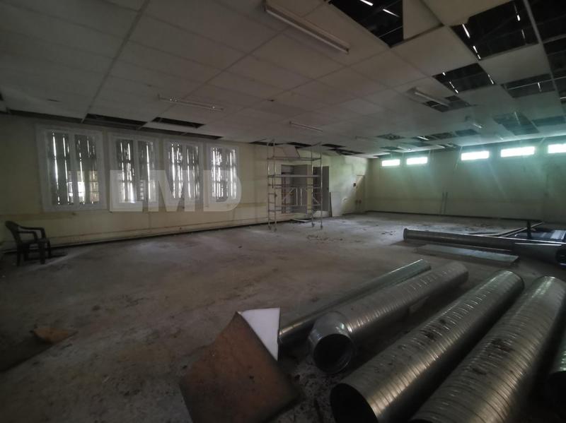 Local d'activités - 515 m²