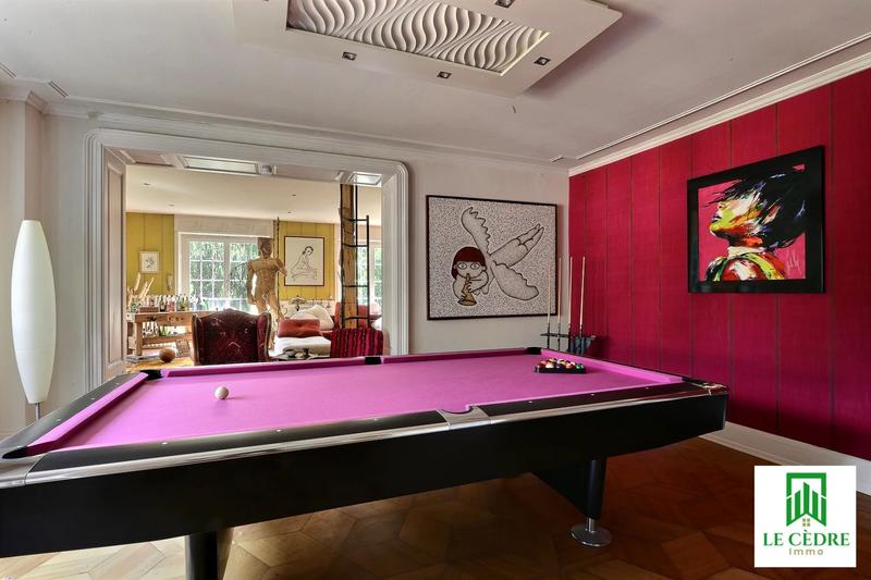 Maison - 465 m² - 15 pièces