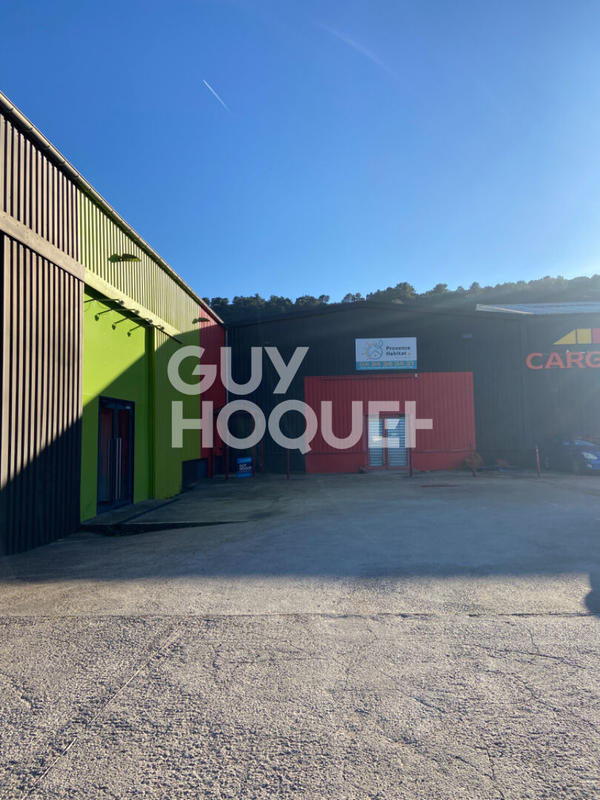 Local commercial - 600 m² - 2 pièces