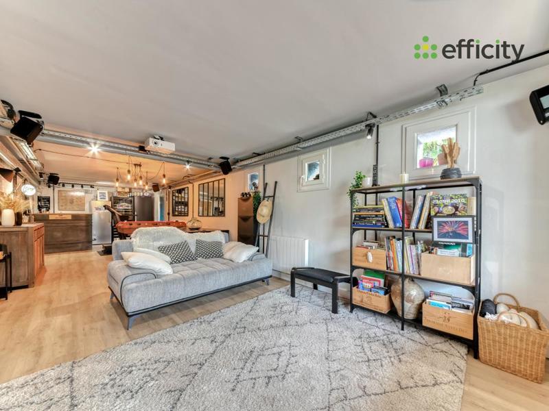 Pavillon - 238 m² - 11 pièces