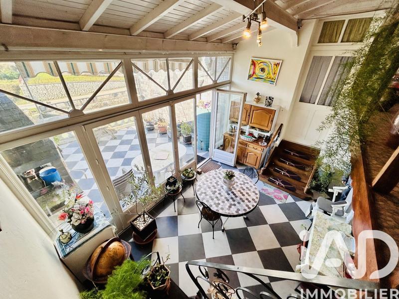 Château - 330 m² - 8 pièces