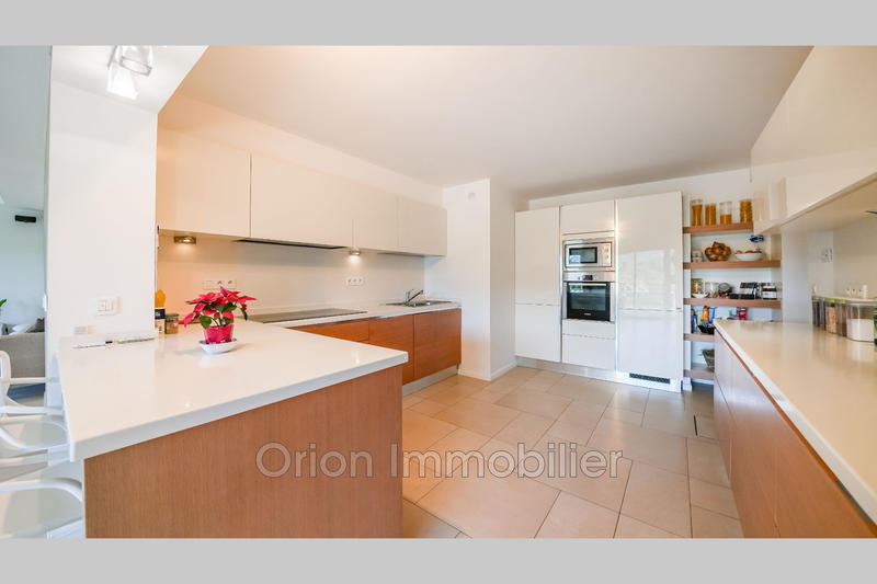 Maison - 249 m² - 7 pièces