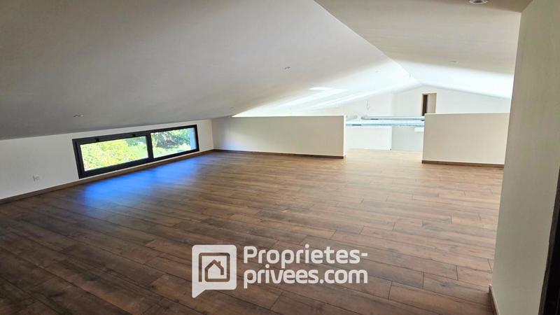 Maison - 254 m² - 6 pièces