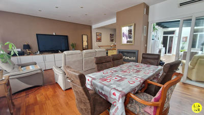 Appartement - 99 m² - 4 pièces