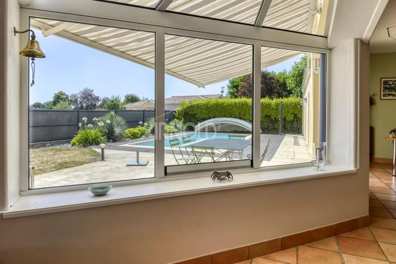 Maison - 236 m² - 8 pièces