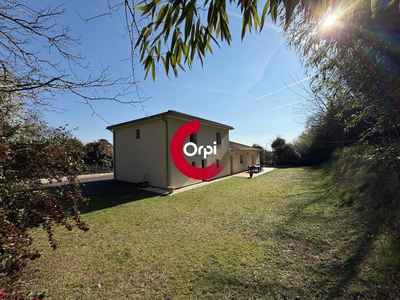 Maison - 159 m² - 7 pièces