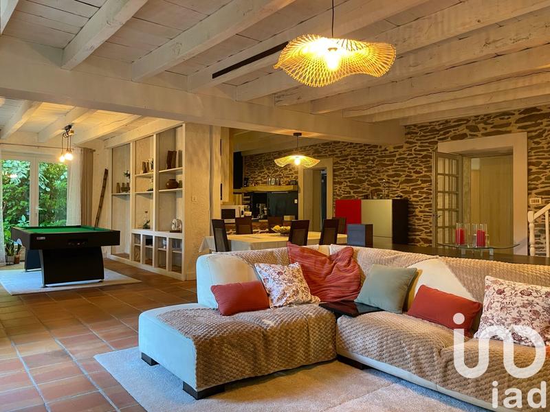 Maison - 230 m² - 7 pièces